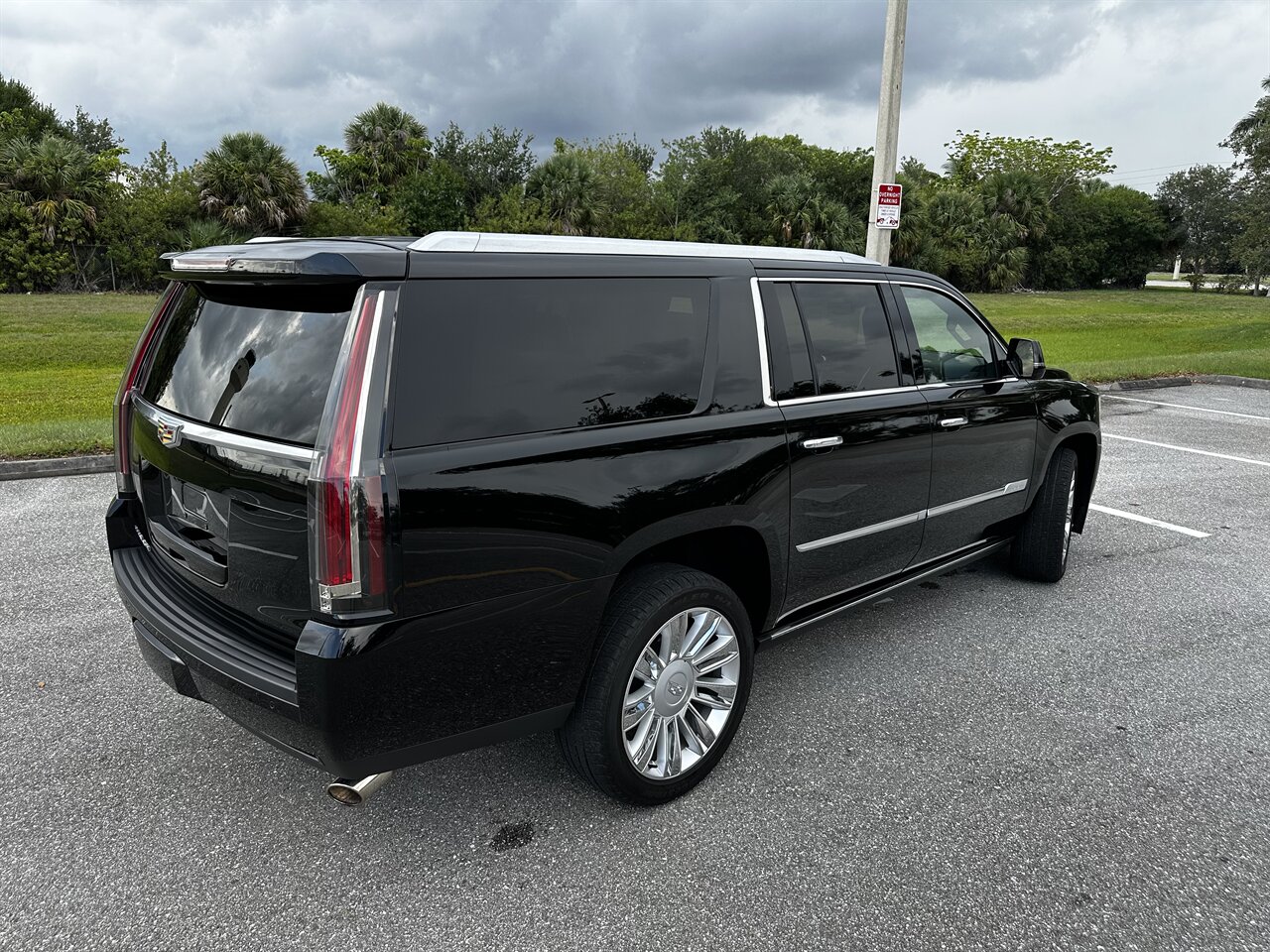 2017 Cadillac Escalade ESV Platinum   - Photo 5 - West Palm Beach, FL 33409
