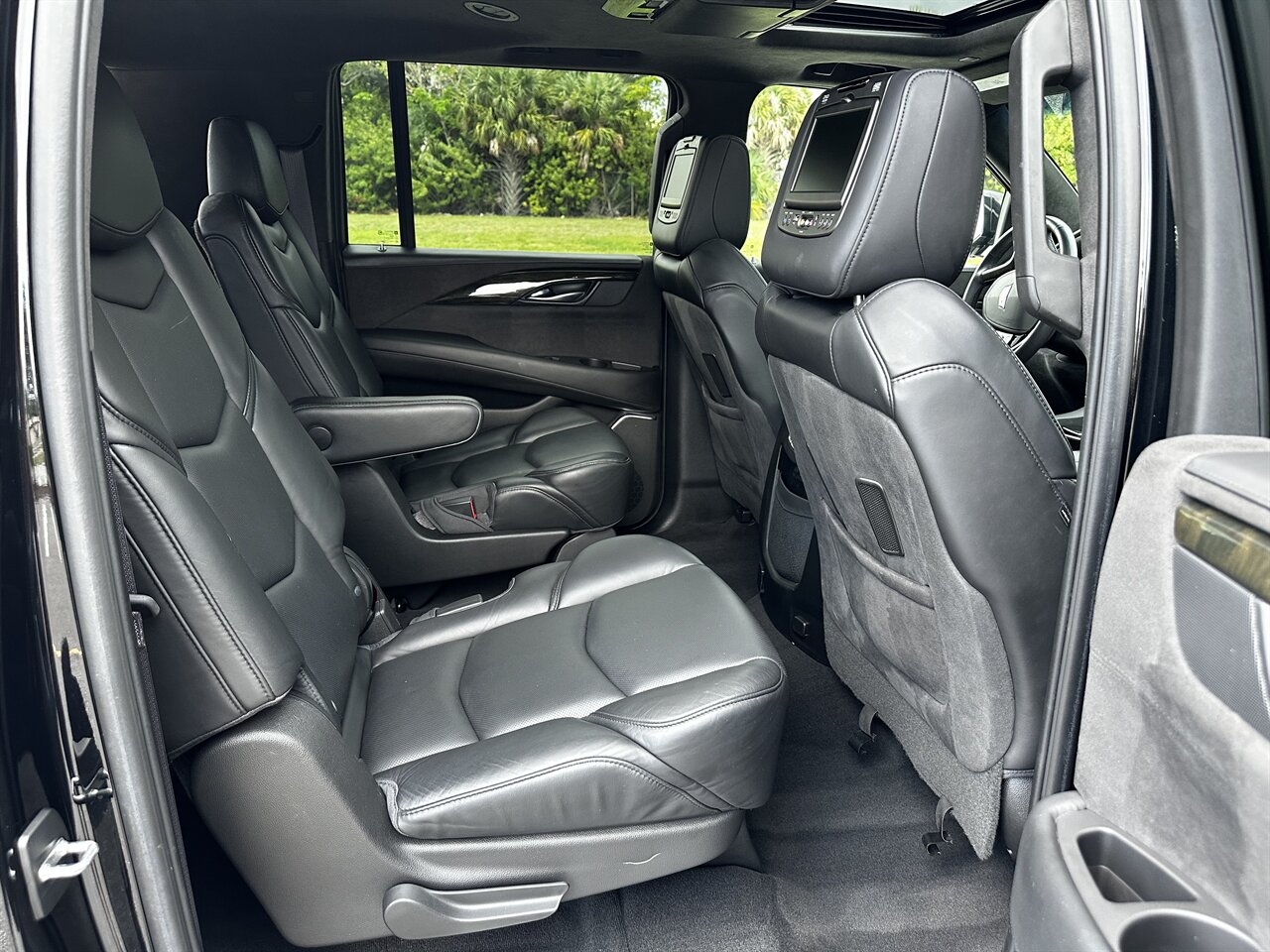 2017 Cadillac Escalade ESV Platinum   - Photo 13 - West Palm Beach, FL 33409