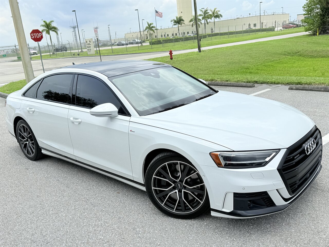 2020 Audi A8 L quattro 60 TFSI   - Photo 30 - West Palm Beach, FL 33409