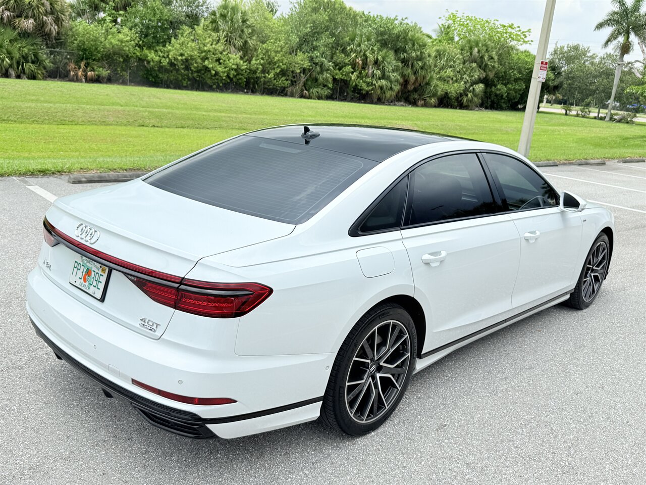 2020 Audi A8 L quattro 60 TFSI   - Photo 4 - West Palm Beach, FL 33409