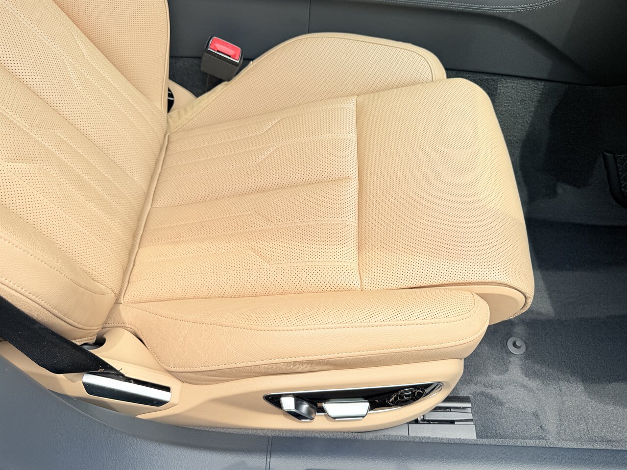 2020 Audi A8 L quattro 60 TFSI   - Photo 20 - West Palm Beach, FL 33409