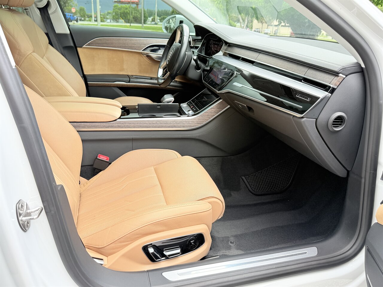 2020 Audi A8 L quattro 60 TFSI   - Photo 9 - West Palm Beach, FL 33409