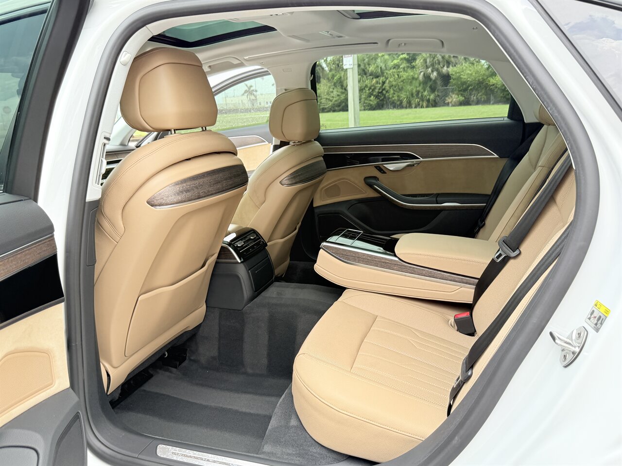 2020 Audi A8 L quattro 60 TFSI   - Photo 23 - West Palm Beach, FL 33409