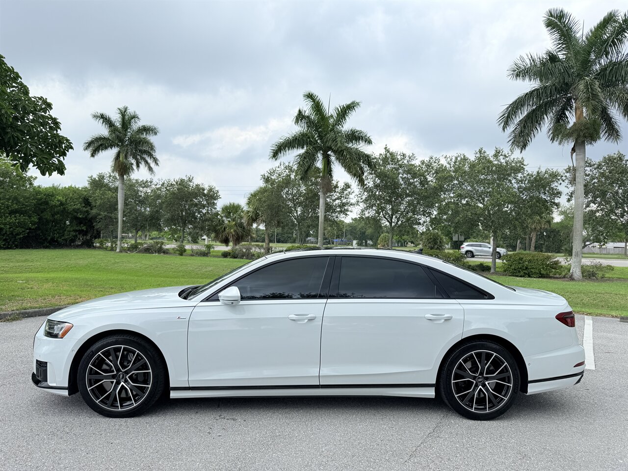 2020 Audi A8 L quattro 60 TFSI   - Photo 29 - West Palm Beach, FL 33409