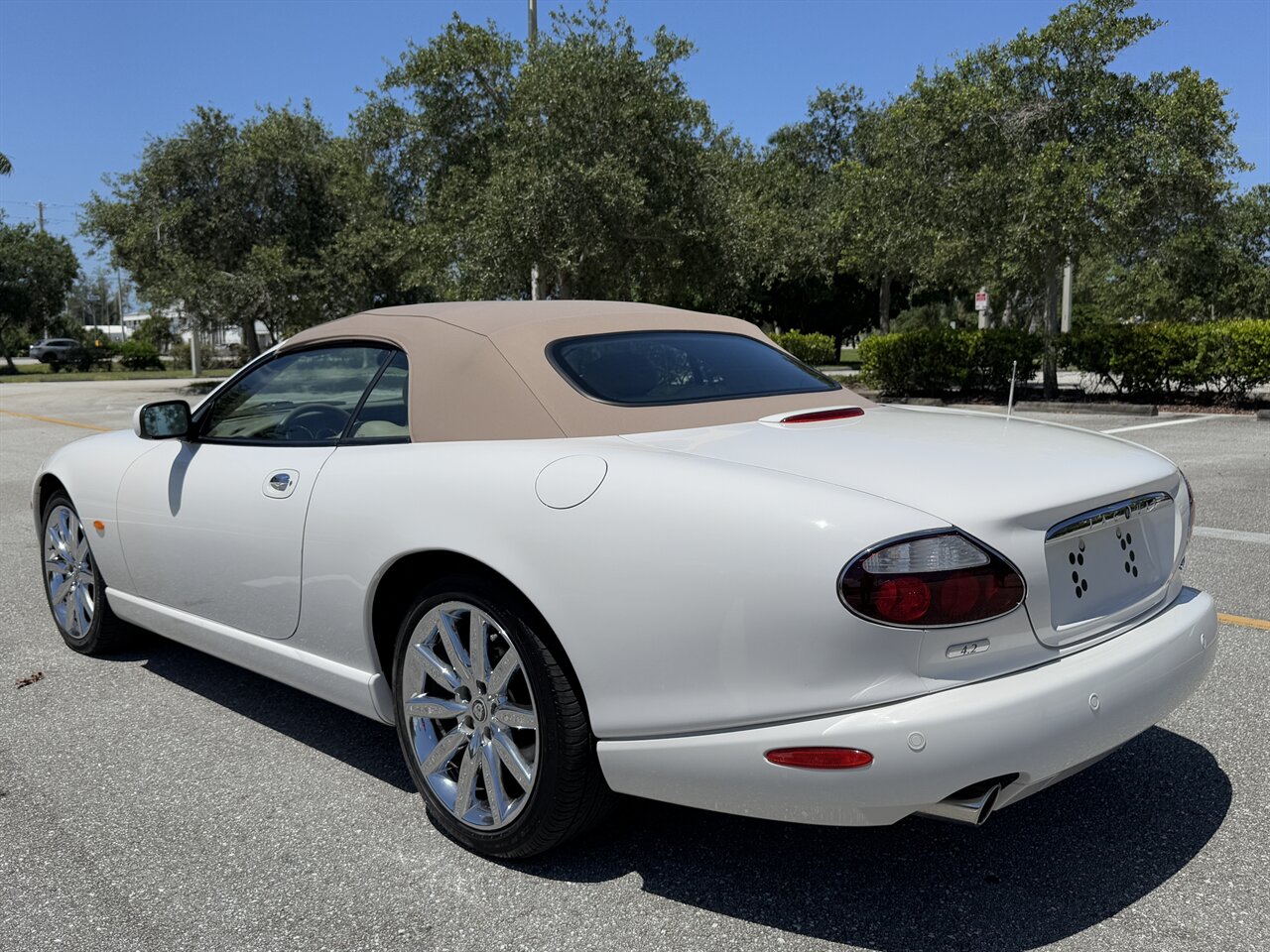 2006 Jaguar XK8   - Photo 49 - West Palm Beach, FL 33409