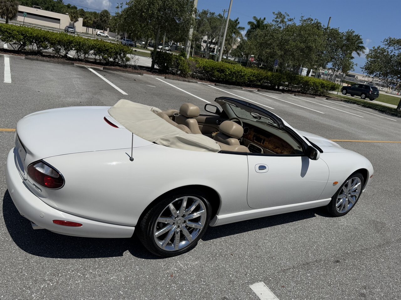 2006 Jaguar XK8   - Photo 4 - West Palm Beach, FL 33409