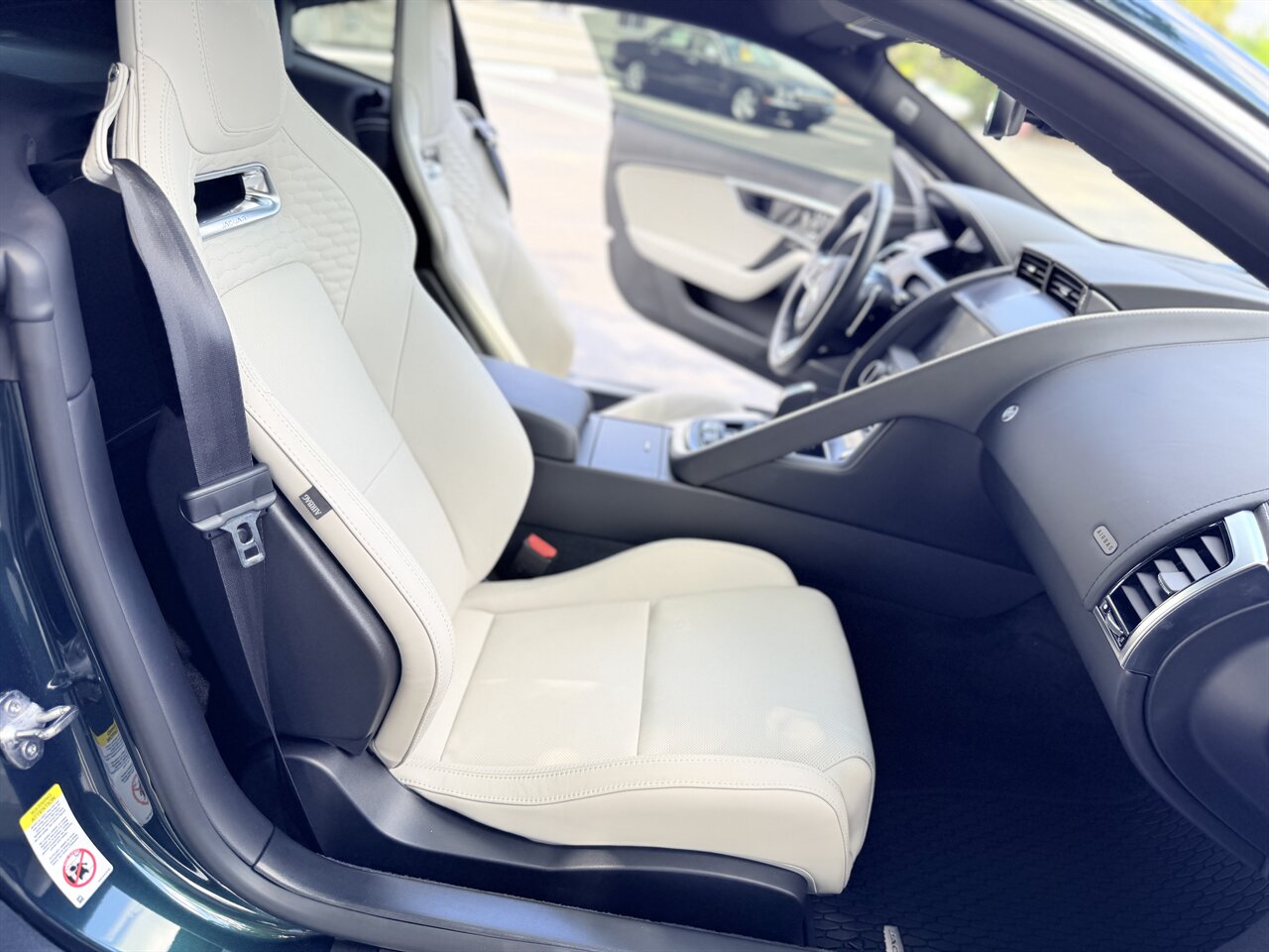 2023 Jaguar F-TYPE P450 R-Dynamic   - Photo 11 - West Palm Beach, FL 33409