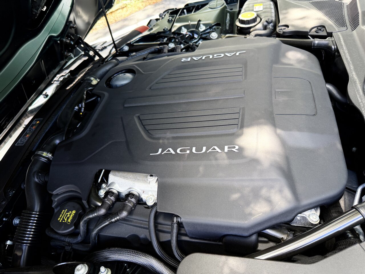 2023 Jaguar F-TYPE P450 R-Dynamic   - Photo 26 - West Palm Beach, FL 33409
