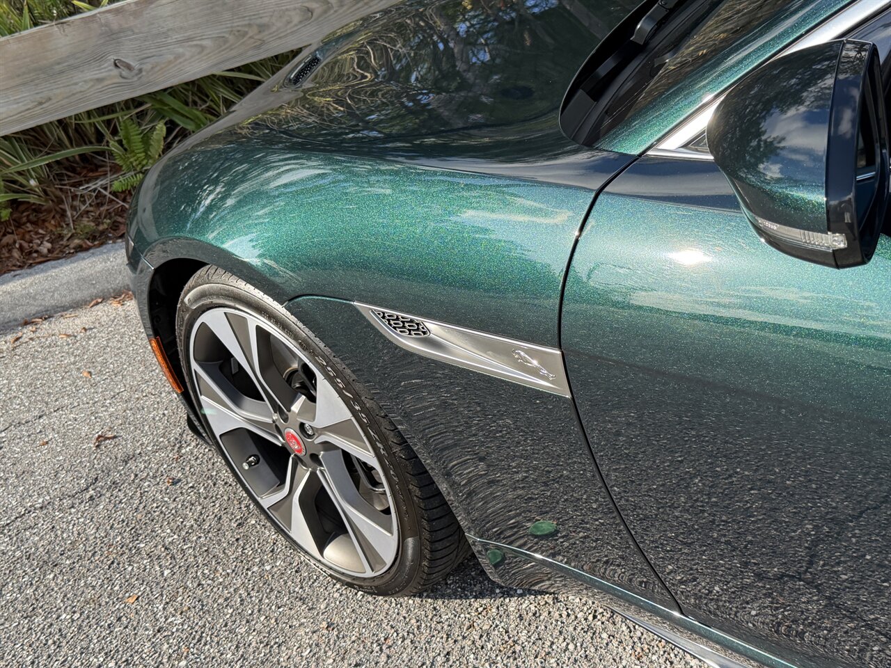 2023 Jaguar F-TYPE P450 R-Dynamic   - Photo 38 - West Palm Beach, FL 33409