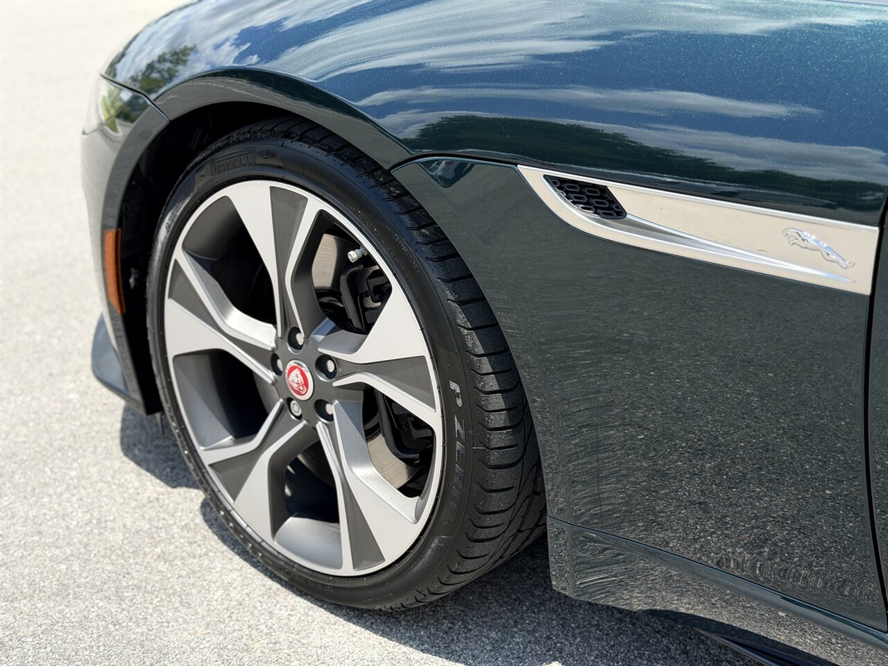 2023 Jaguar F-TYPE P450 R-Dynamic   - Photo 24 - West Palm Beach, FL 33409