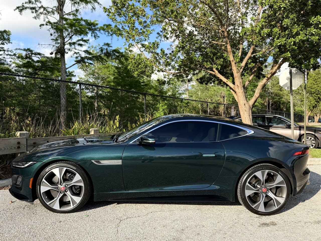 2023 Jaguar F-TYPE P450 R-Dynamic   - Photo 29 - West Palm Beach, FL 33409