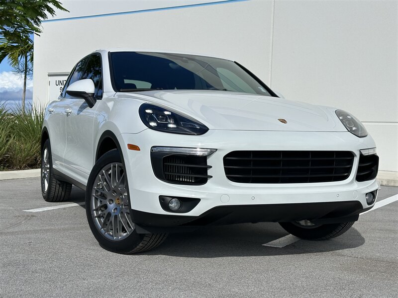 2017 Porsche Cayenne S  
