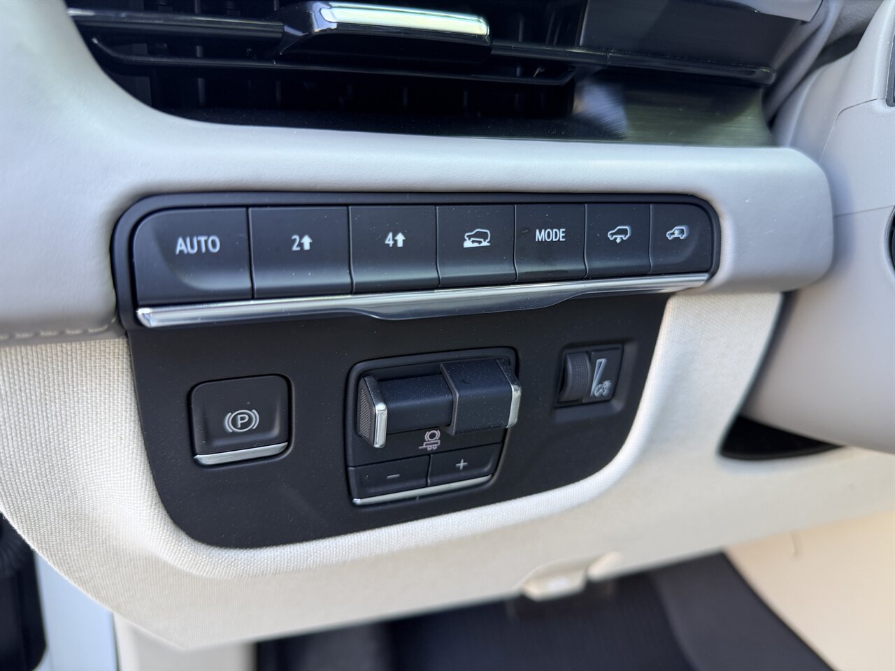 2021 Cadillac Escalade ESV Premium Luxury Platinum - Photo 20 - West Palm Beach, FL 33409