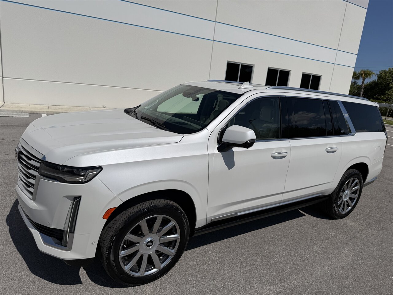 2021 Cadillac Escalade ESV Premium Luxury Platinum - Photo 37 - West Palm Beach, FL 33409