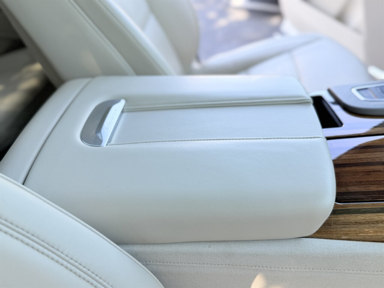 2021 Cadillac Escalade ESV Premium Luxury Platinum - Photo 21 - West Palm Beach, FL 33409