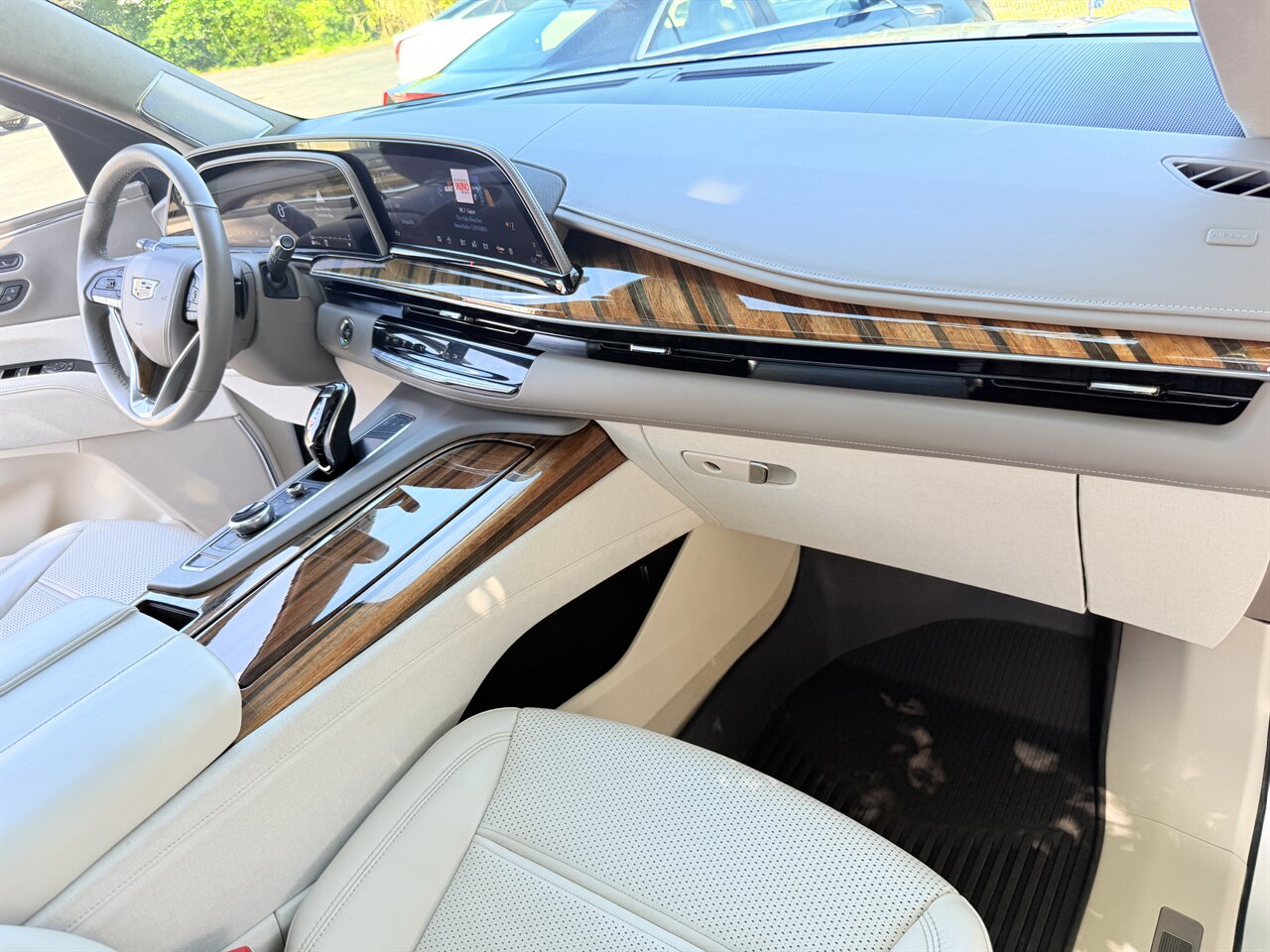 2021 Cadillac Escalade ESV Premium Luxury Platinum - Photo 8 - West Palm Beach, FL 33409
