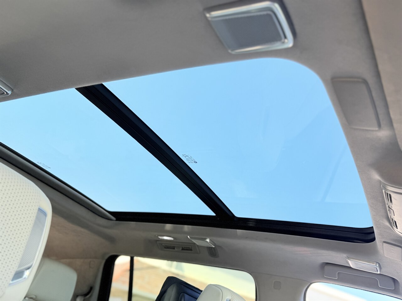 2021 Cadillac Escalade ESV Premium Luxury Platinum - Photo 14 - West Palm Beach, FL 33409