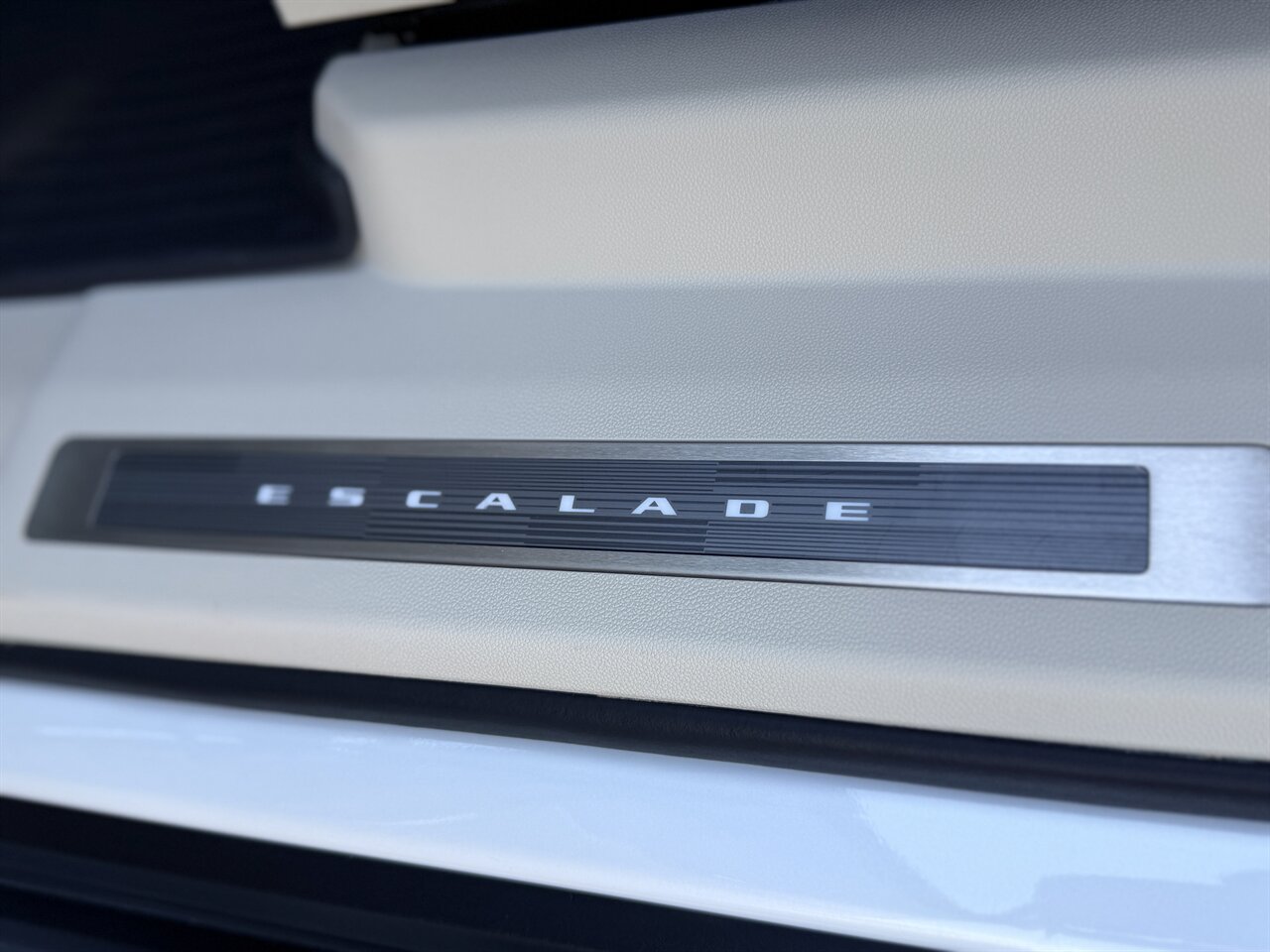 2021 Cadillac Escalade ESV Premium Luxury Platinum - Photo 23 - West Palm Beach, FL 33409