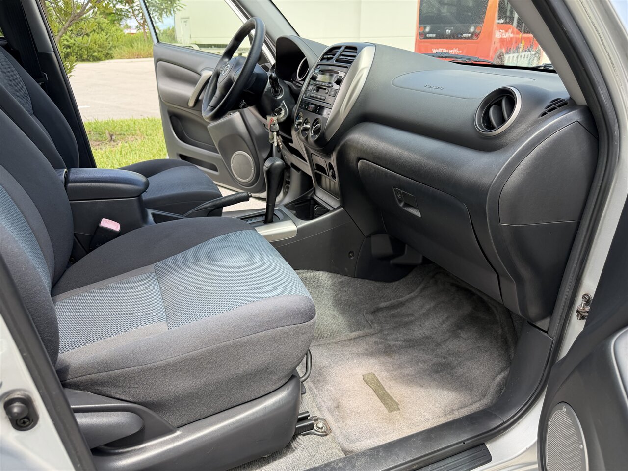 2005 Toyota RAV4   - Photo 29 - Ocoee, FL 34761