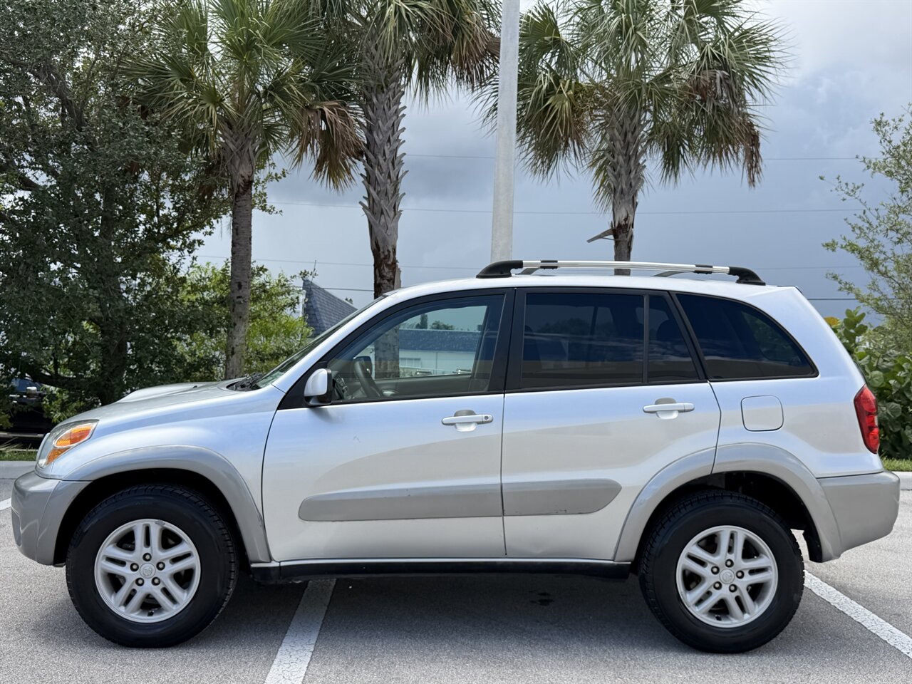 2005 Toyota RAV4   - Photo 8 - Ocoee, FL 34761