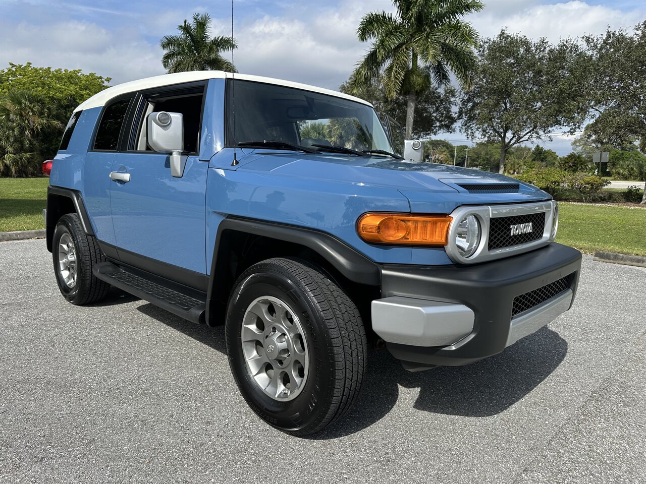 2013 Toyota FJ Cruiser   - Photo 26 - West Palm Beach, FL 33409