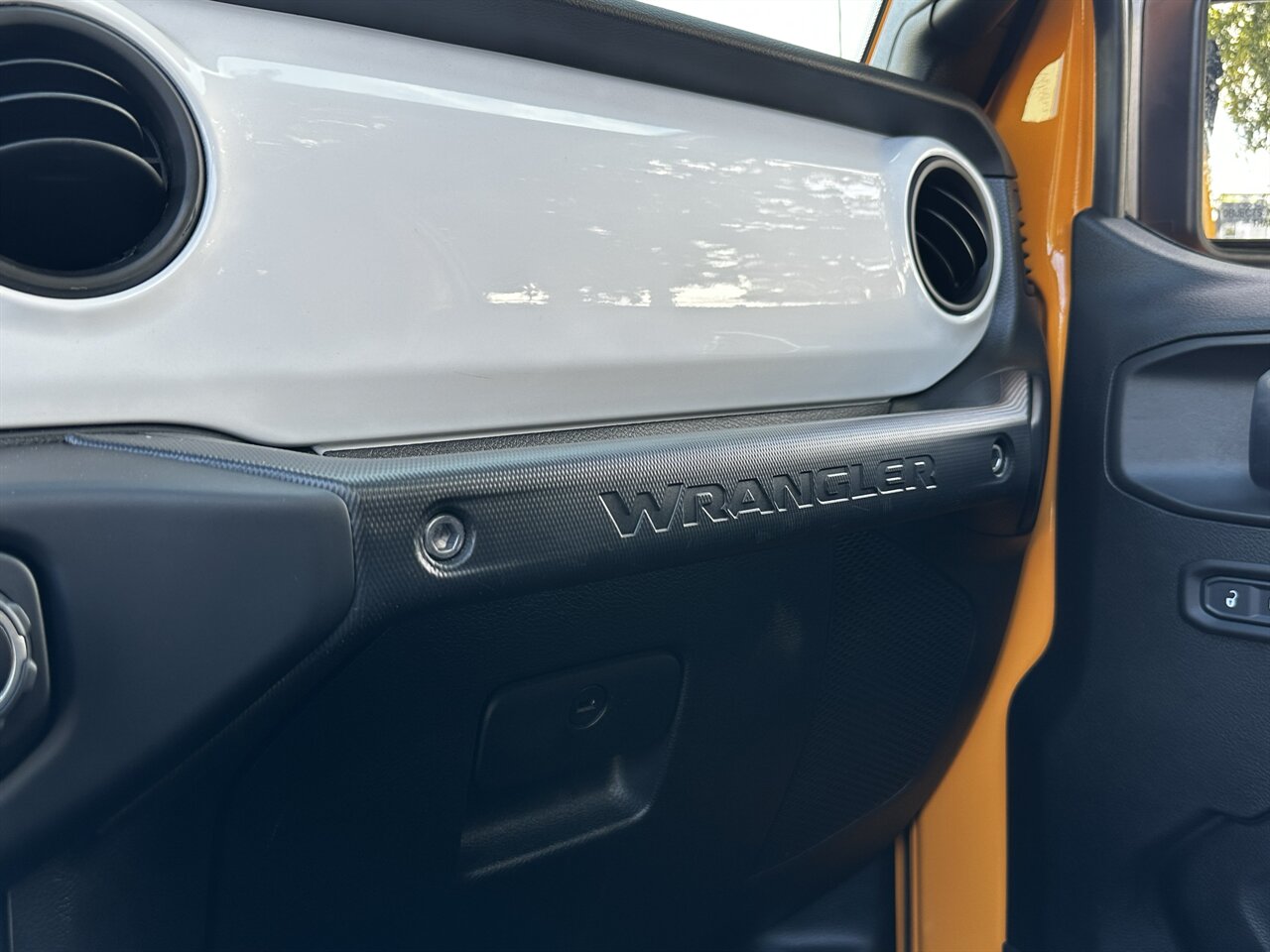 2021 Jeep Wrangler Sport   - Photo 49 - West Palm Beach, FL 33409