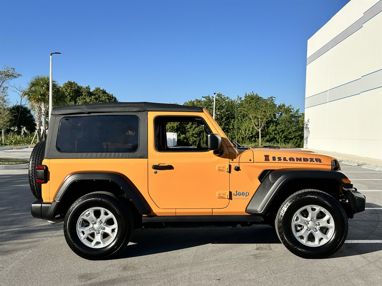 2021 Jeep Wrangler Sport   - Photo 33 - West Palm Beach, FL 33409