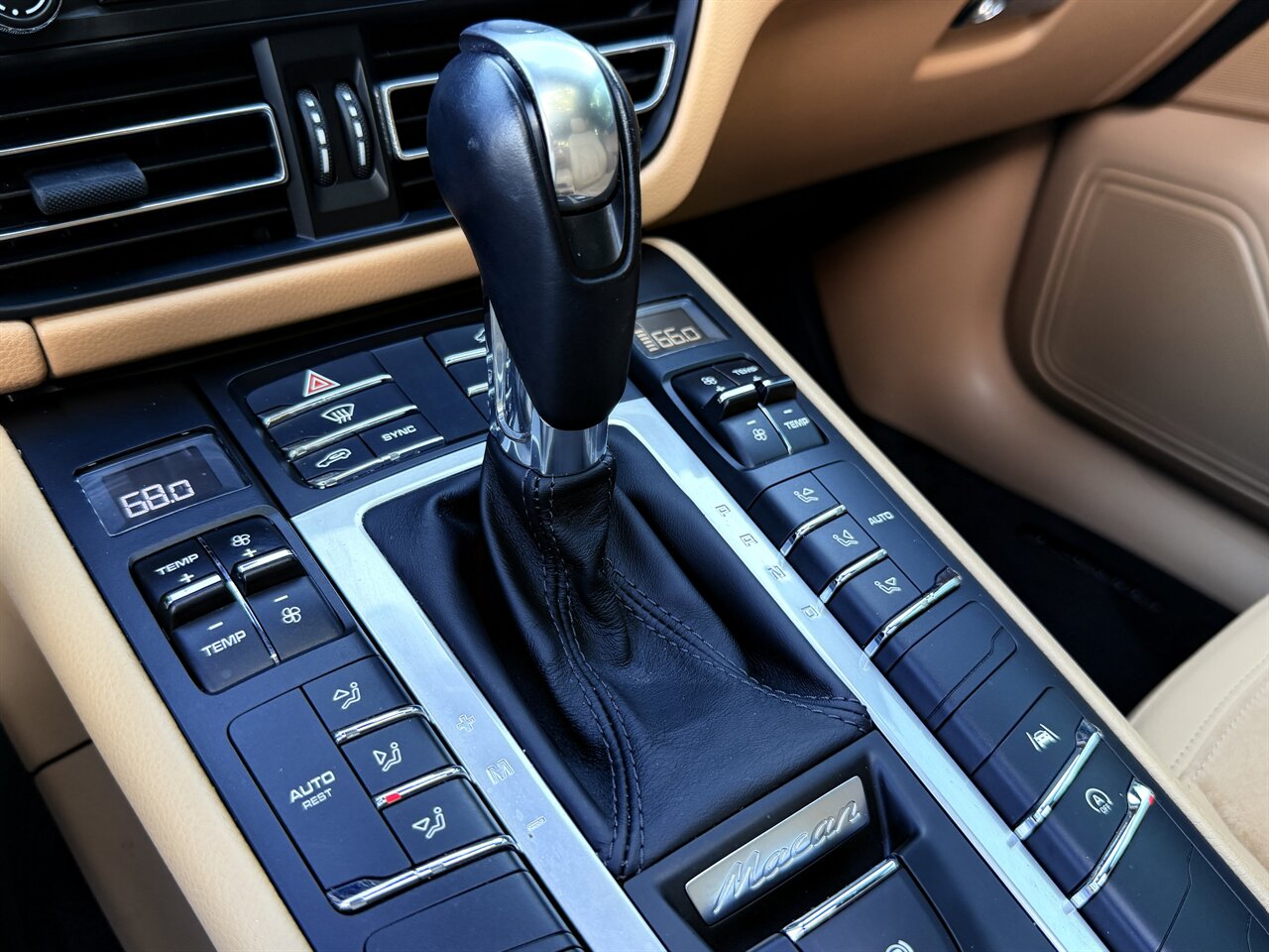 2020 Porsche Macan - Photo 13 - West Palm Beach, FL 33409