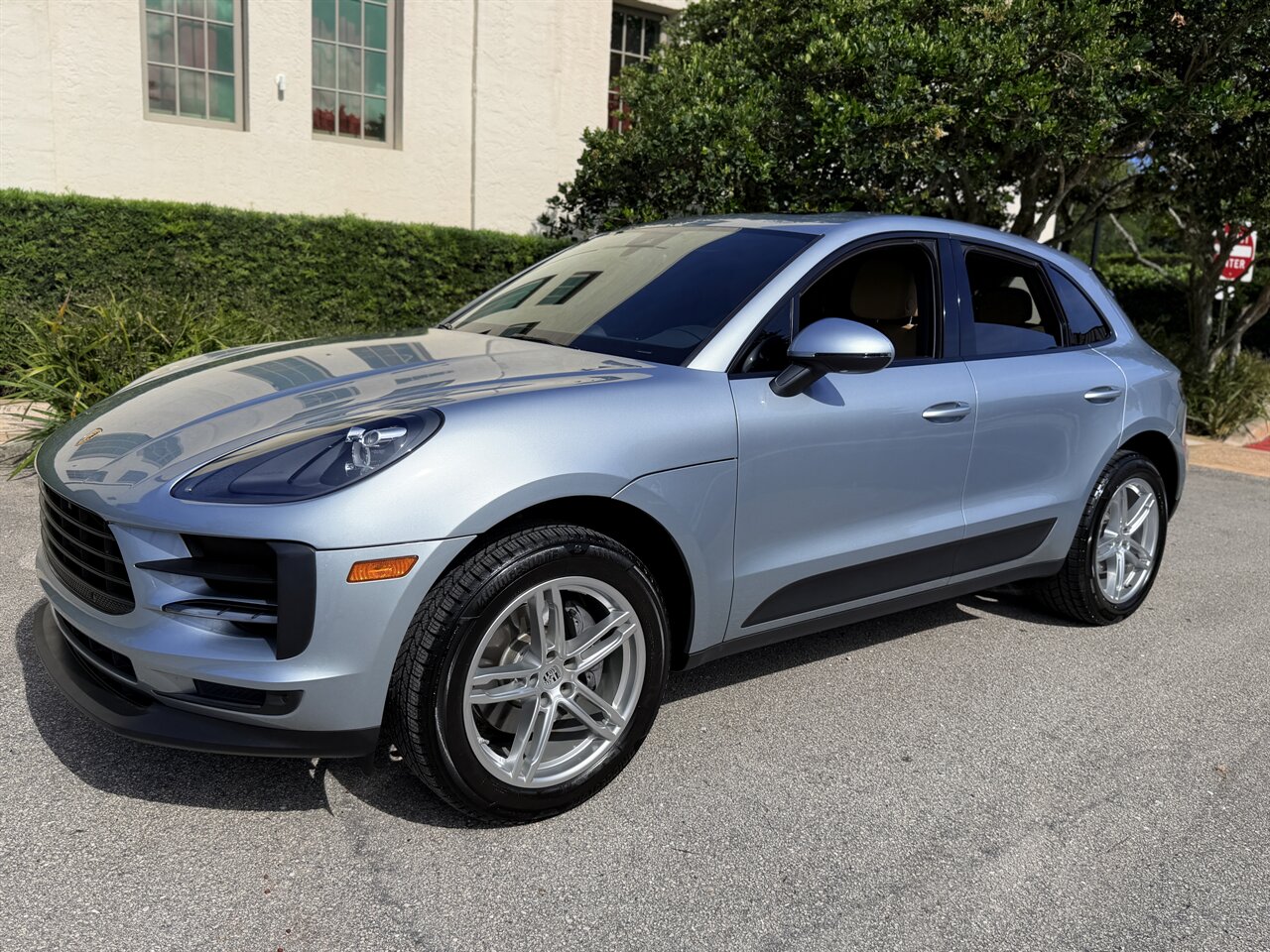 2020 Porsche Macan - Photo 2 - West Palm Beach, FL 33409