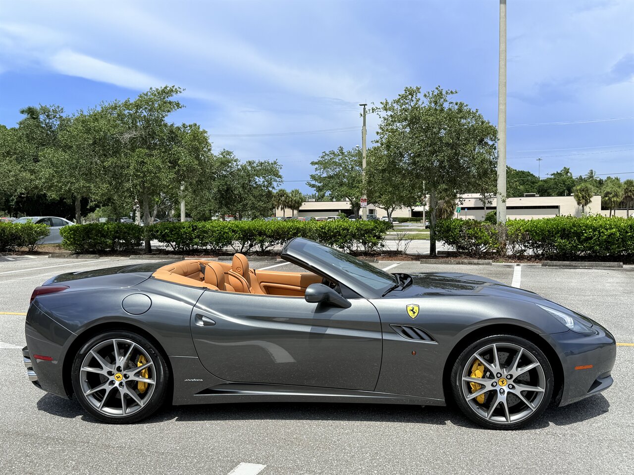2010 Ferrari California   - Photo 3 - West Palm Beach, FL 33409