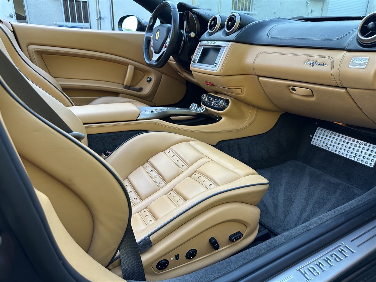 2010 Ferrari California   - Photo 36 - West Palm Beach, FL 33409