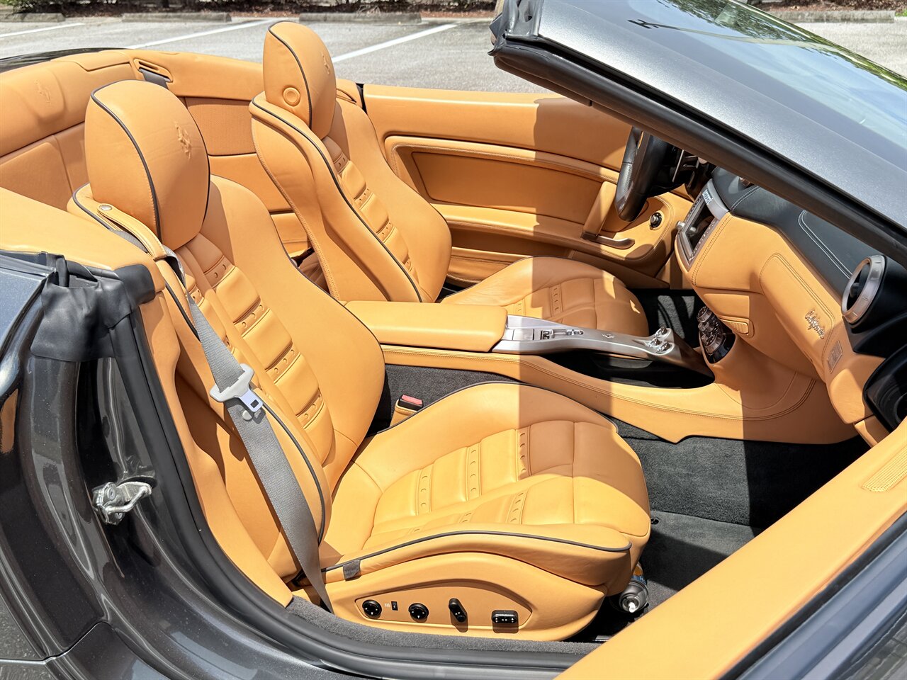 2010 Ferrari California   - Photo 10 - West Palm Beach, FL 33409