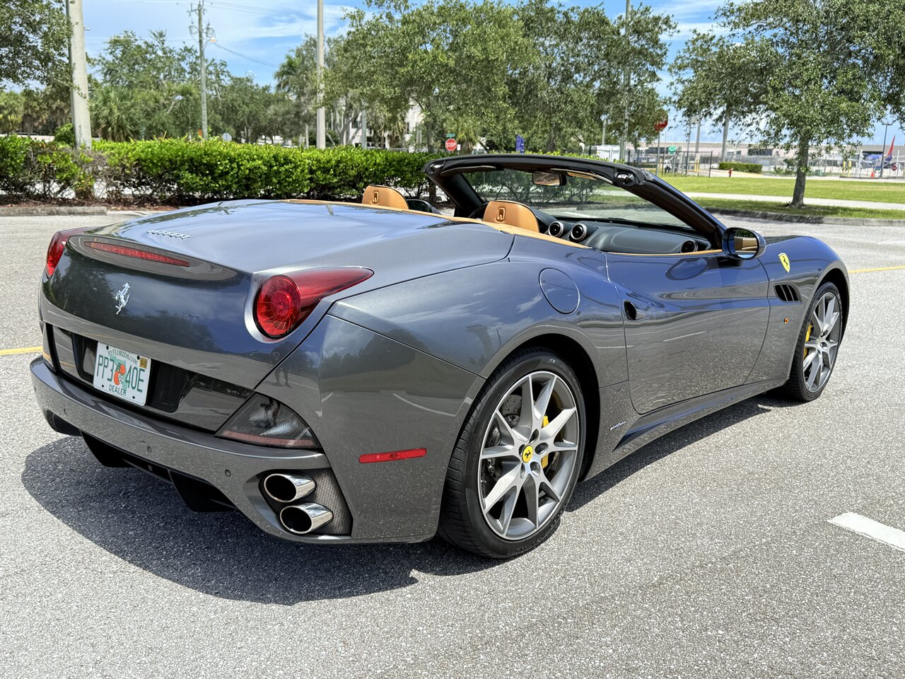 2010 Ferrari California   - Photo 26 - West Palm Beach, FL 33409