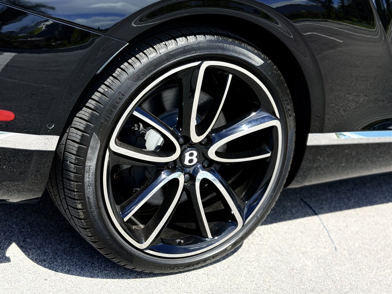 2024 Bentley Continental GTC Edition 8   - Photo 15 - West Palm Beach, FL 33409