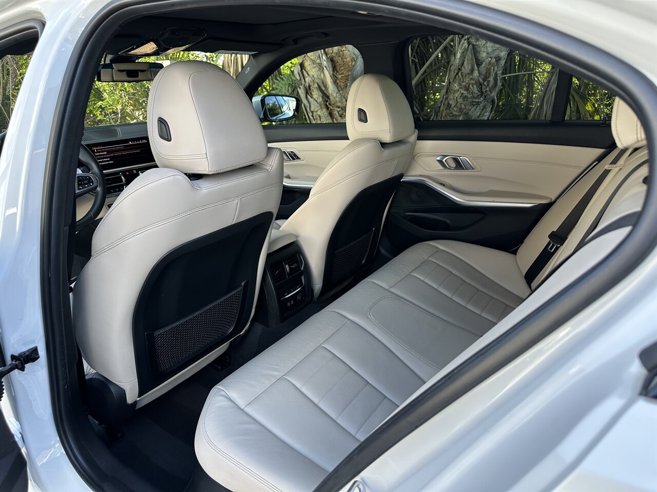 2019 BMW 3 Series 330i   - Photo 9 - West Palm Beach, FL 33409
