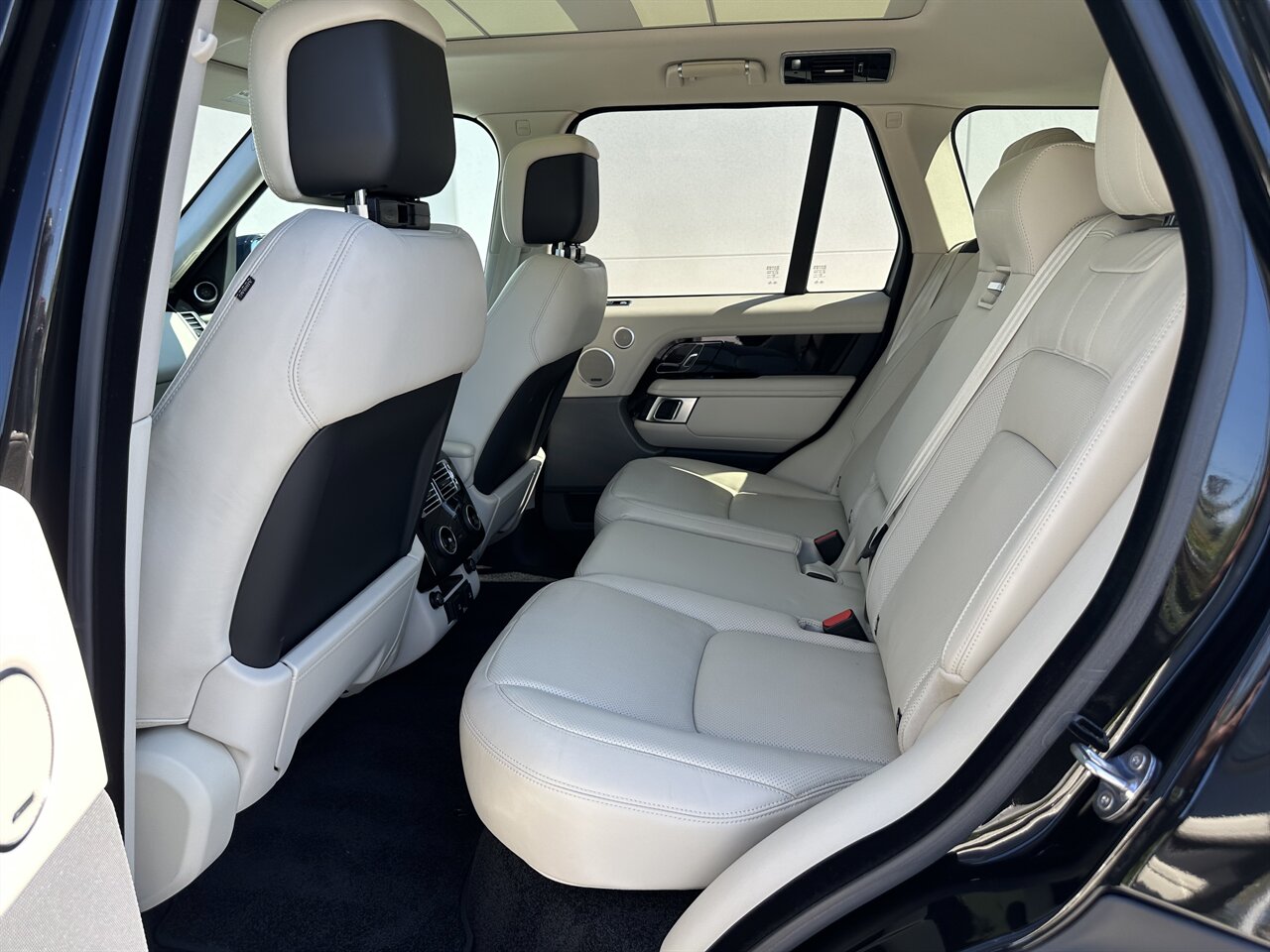 2018 Land Rover Range Rover HSE   - Photo 10 - West Palm Beach, FL 33409