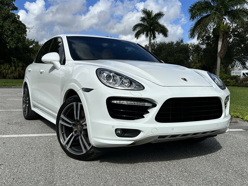 2014 Porsche Cayenne Turbo S  