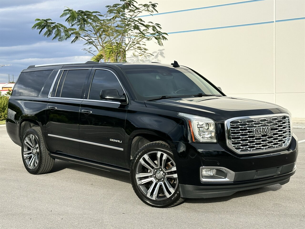 2019 GMC Yukon XL Denali   - Photo 2 - West Palm Beach, FL 33409