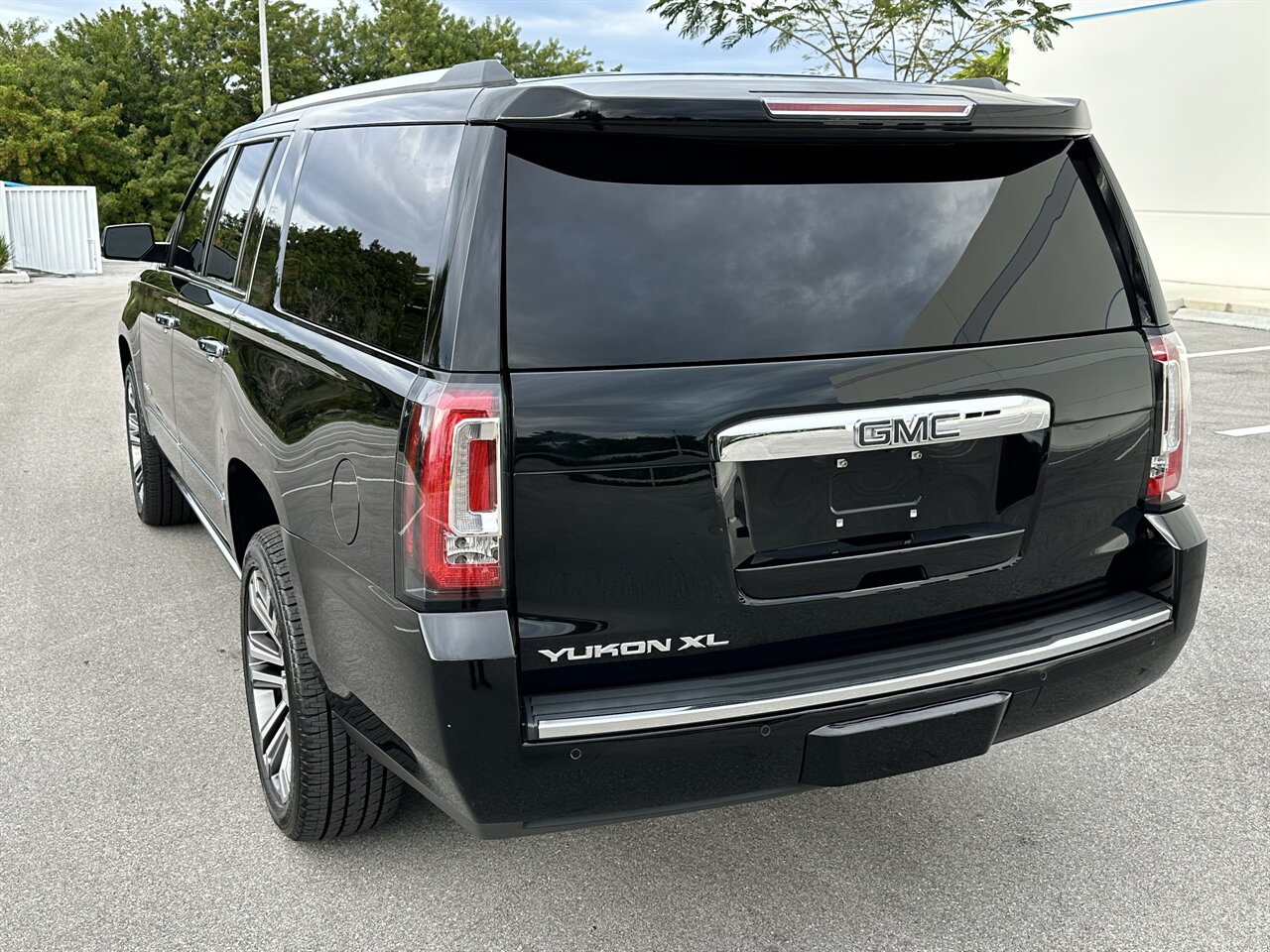 2019 GMC Yukon XL Denali   - Photo 34 - West Palm Beach, FL 33409