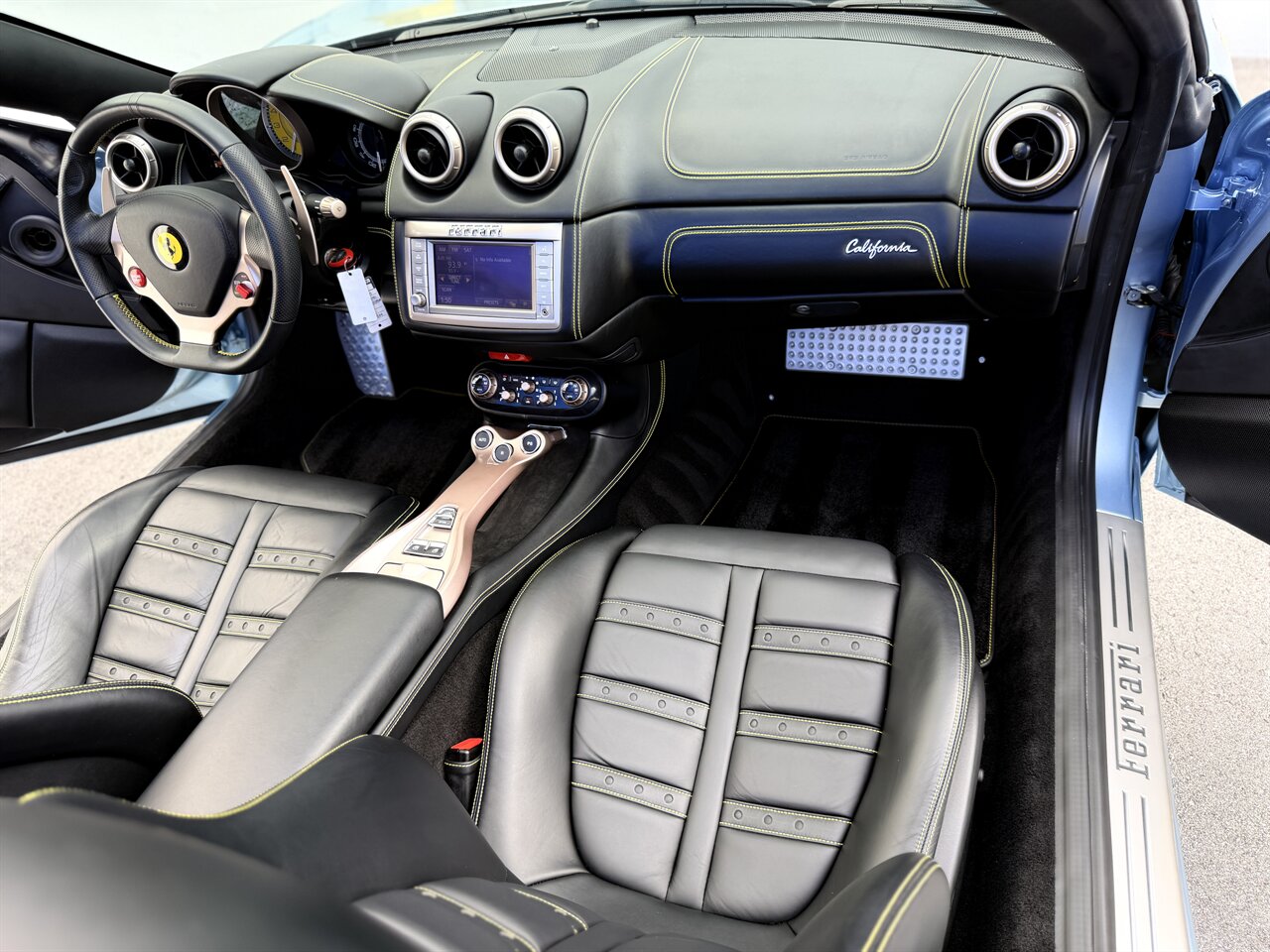 2013 Ferrari California   - Photo 8 - West Palm Beach, FL 33409