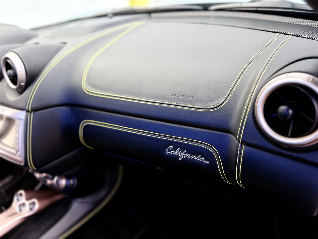 2013 Ferrari California   - Photo 9 - West Palm Beach, FL 33409