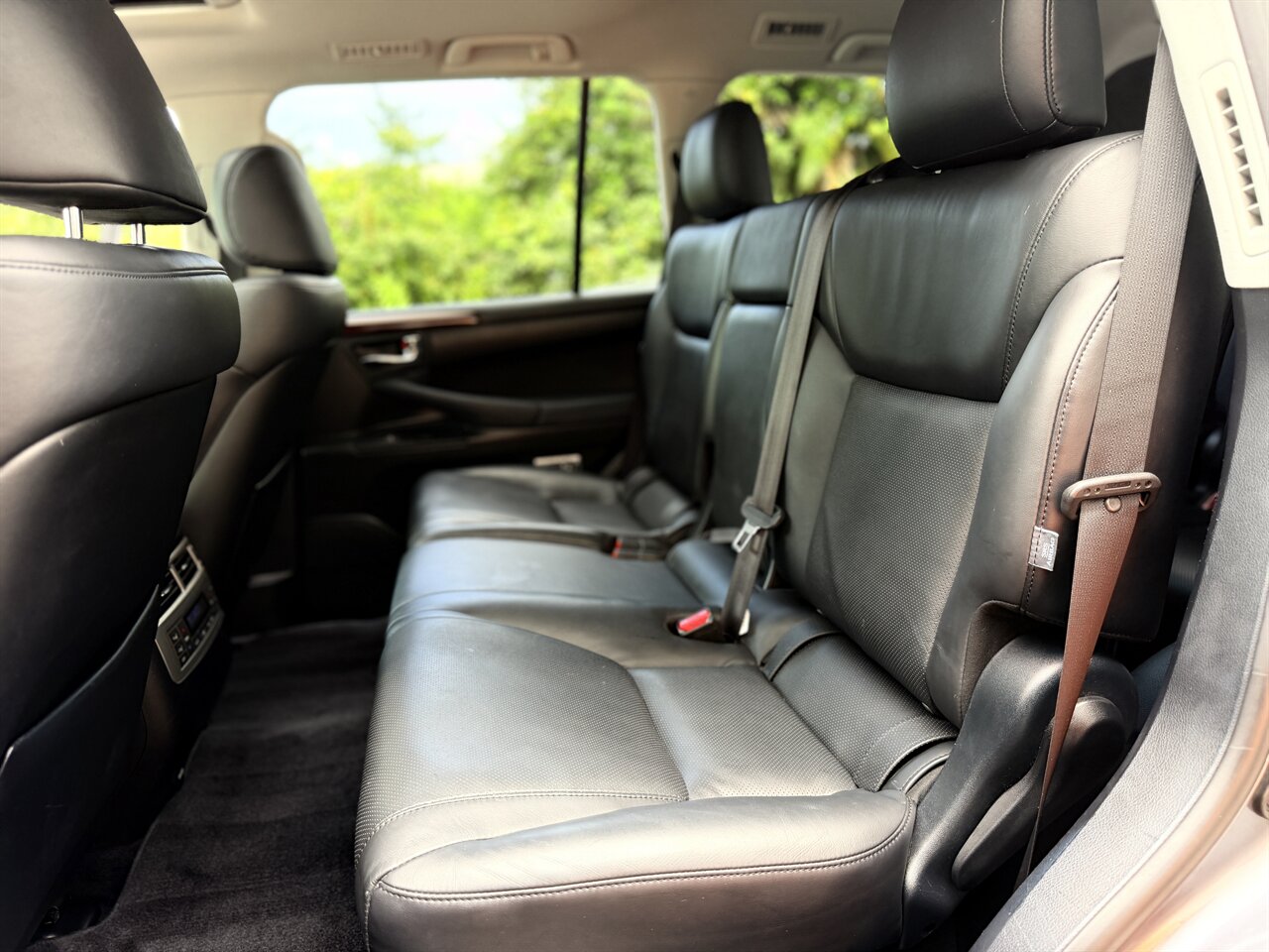 2015 Lexus LX 570   - Photo 15 - West Palm Beach, FL 33409