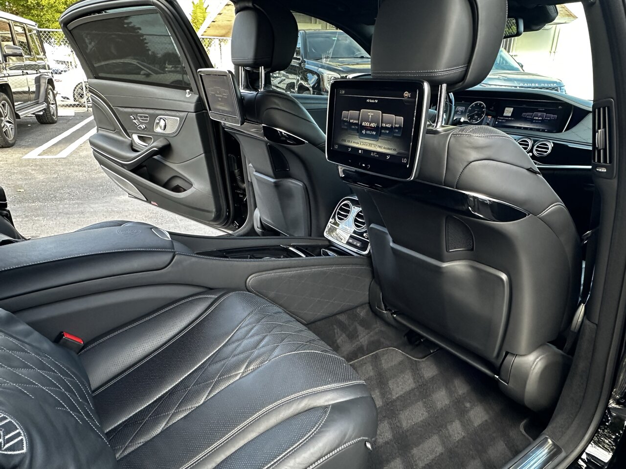 2016 Mercedes-Benz Mercedes-Maybach S 600   - Photo 11 - West Palm Beach, FL 33409