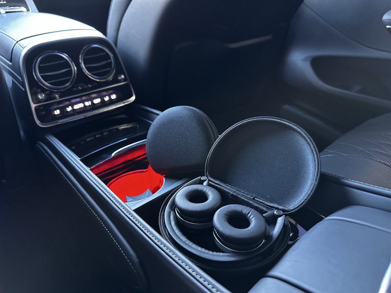 2016 Mercedes-Benz Mercedes-Maybach S 600   - Photo 18 - West Palm Beach, FL 33409