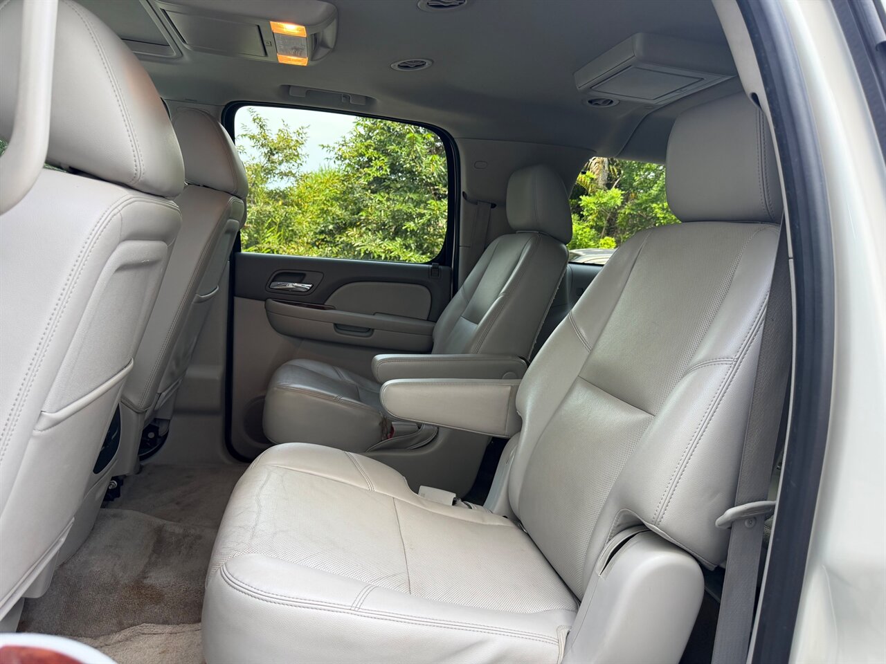 2013 Chevrolet Suburban LTZ   - Photo 12 - Ocoee, FL 34761