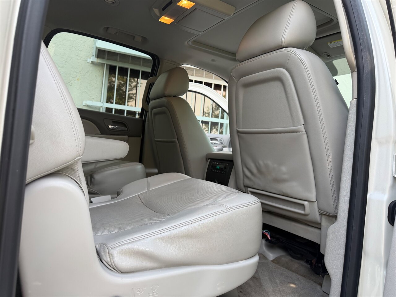 2013 Chevrolet Suburban LTZ   - Photo 17 - Ocoee, FL 34761
