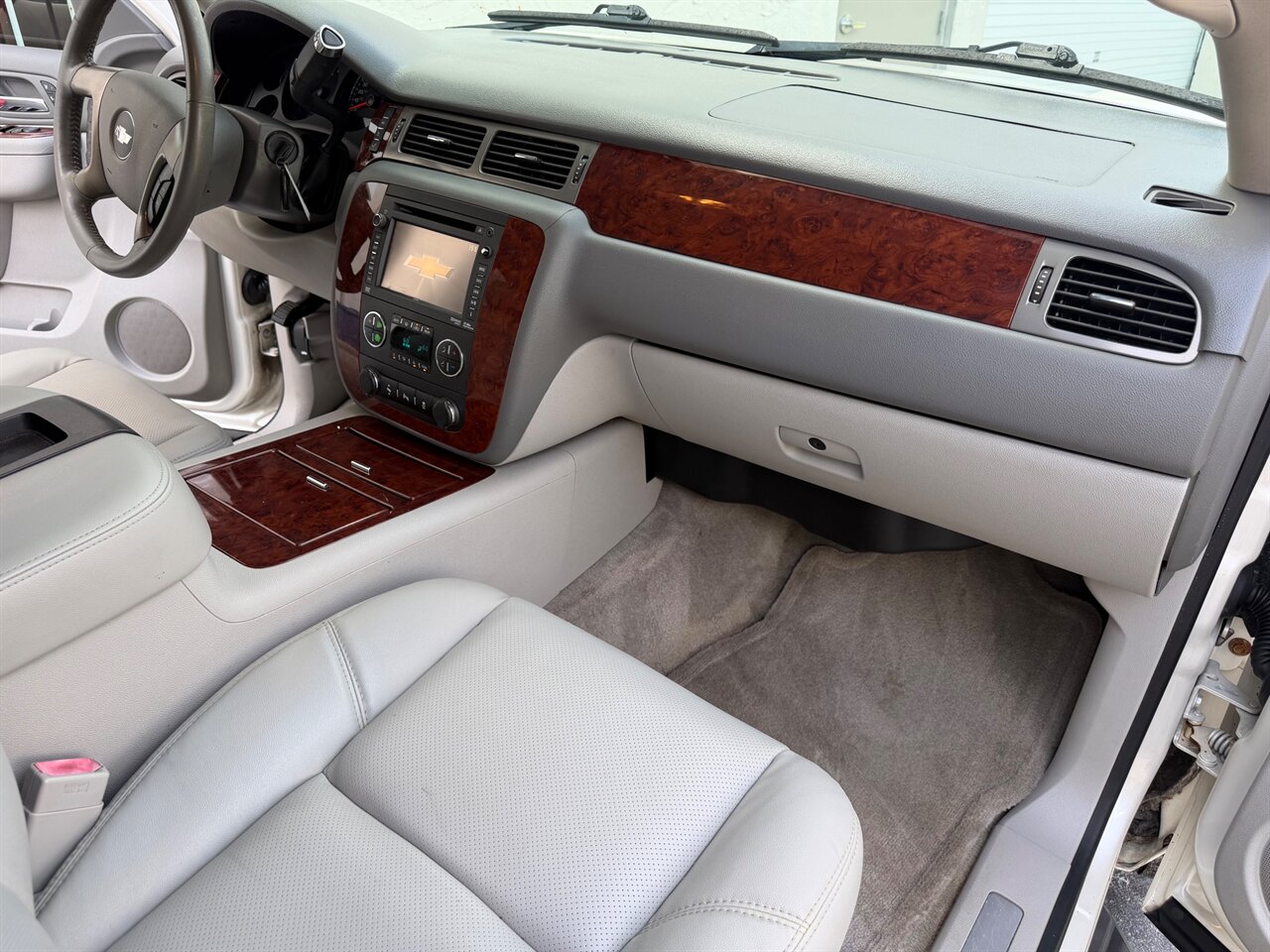 2013 Chevrolet Suburban LTZ   - Photo 18 - Ocoee, FL 34761