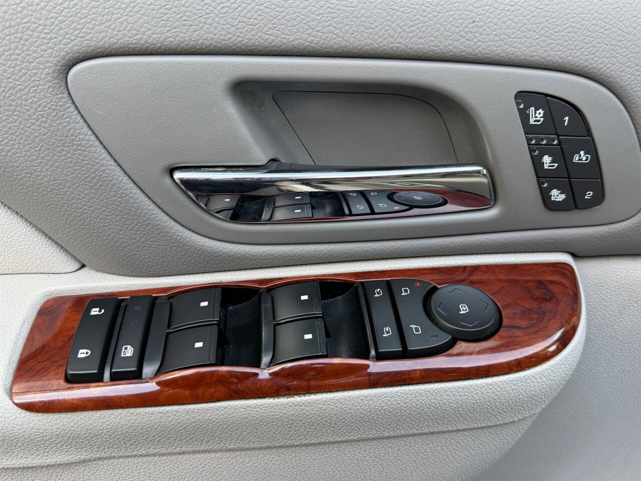 2013 Chevrolet Suburban LTZ   - Photo 23 - Ocoee, FL 34761