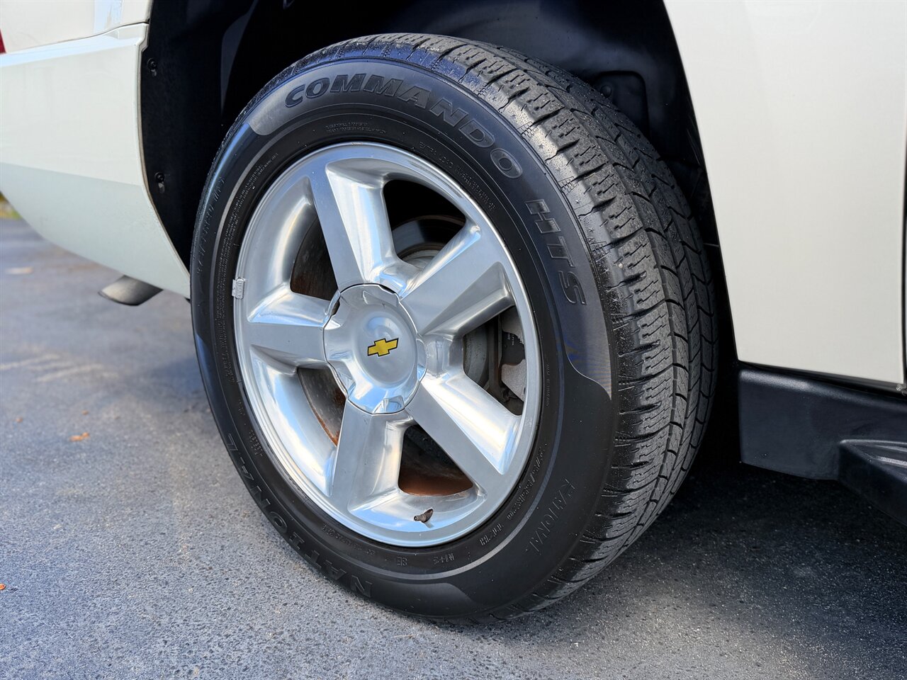 2013 Chevrolet Suburban LTZ   - Photo 5 - Ocoee, FL 34761