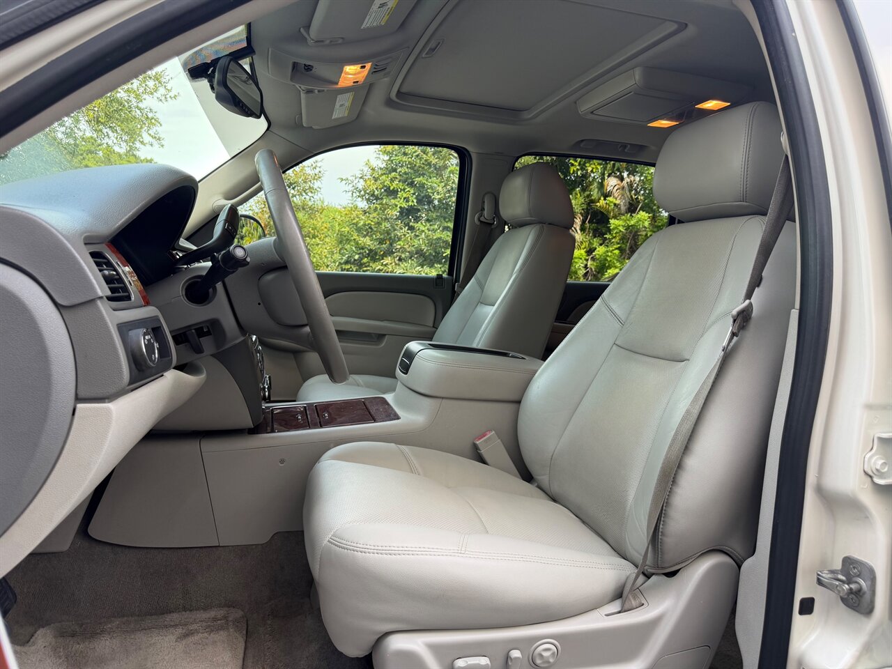 2013 Chevrolet Suburban LTZ   - Photo 10 - Ocoee, FL 34761